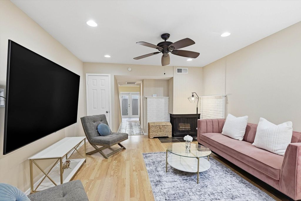 4224 Rawlins Street 110, Dallas, TX 75219