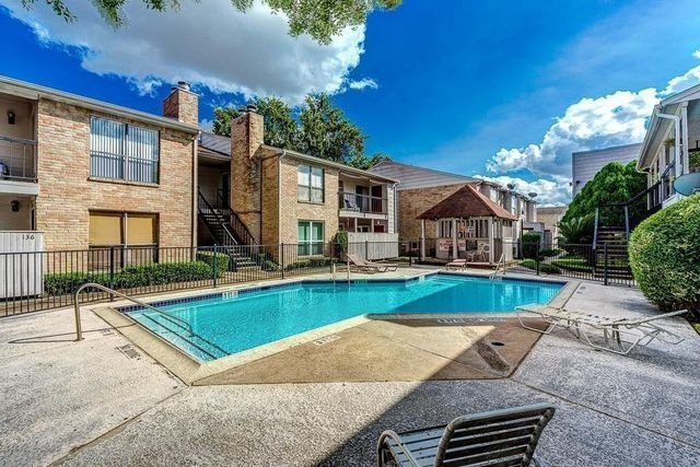 2100 Wilcrest Drive 123, Houston, TX 77042