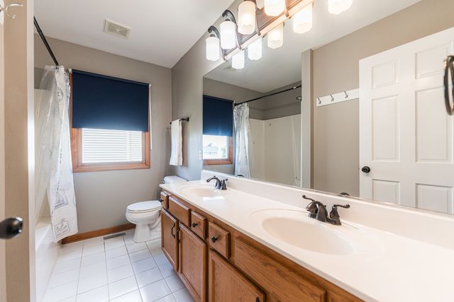 117 DEVONSHIRE Drive, Dekalb, IL 60115