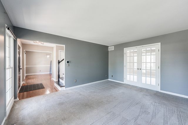 117 DEVONSHIRE Drive, Dekalb, IL 60115