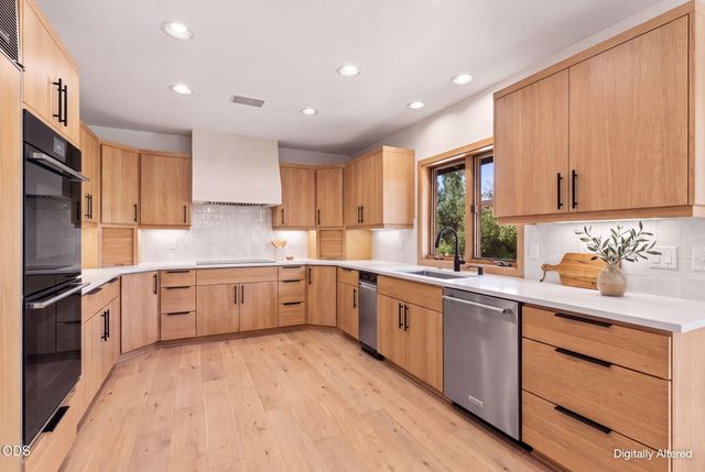 61330 Larsen Road, Bend, OR 97702