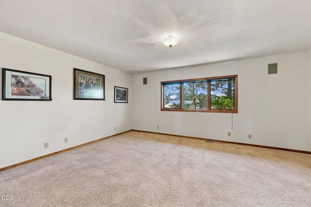 61330 Larsen Road, Bend, OR 97702
