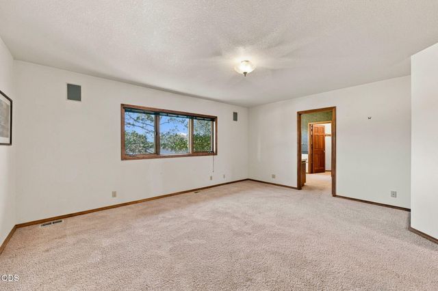 61330 Larsen Road, Bend, OR 97702