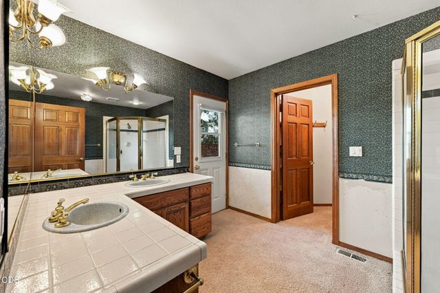 61330 Larsen Road, Bend, OR 97702