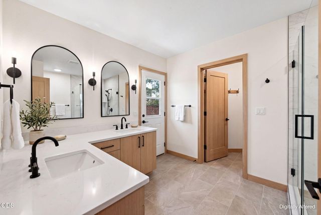 61330 Larsen Road, Bend, OR 97702