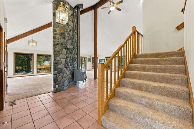 61330 Larsen Road, Bend, OR 97702