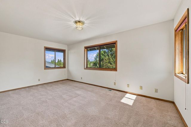 61330 Larsen Road, Bend, OR 97702