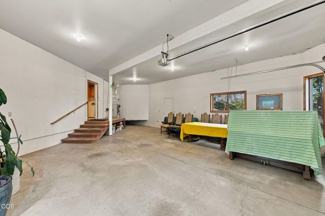 61330 Larsen Road, Bend, OR 97702