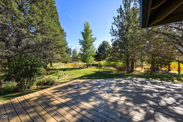 61330 Larsen Road, Bend, OR 97702