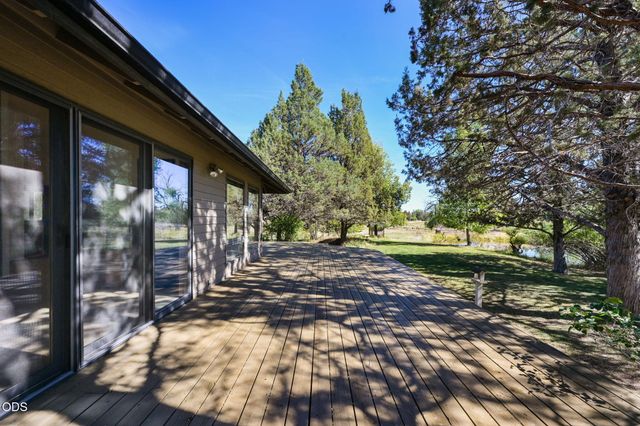 61330 Larsen Road, Bend, OR 97702