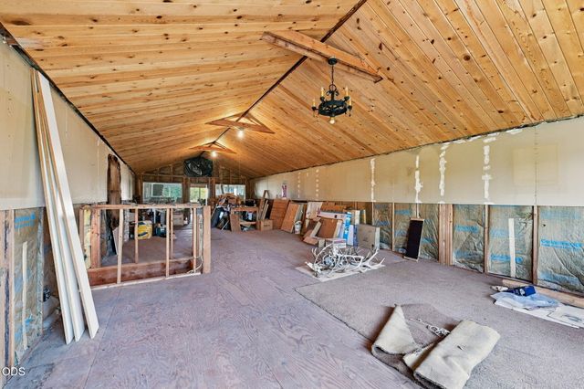 61330 Larsen Road, Bend, OR 97702