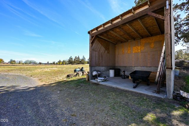 61330 Larsen Road, Bend, OR 97702