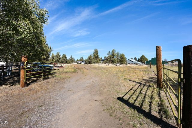 61330 Larsen Road, Bend, OR 97702