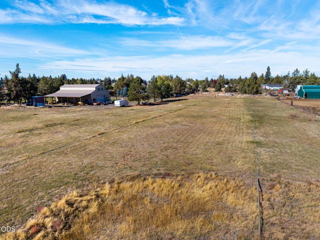 61330 Larsen Road, Bend, OR 97702