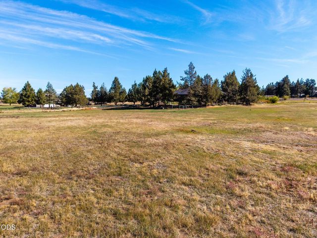 61330 Larsen Road, Bend, OR 97702