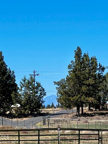 61330 Larsen Road, Bend, OR 97702