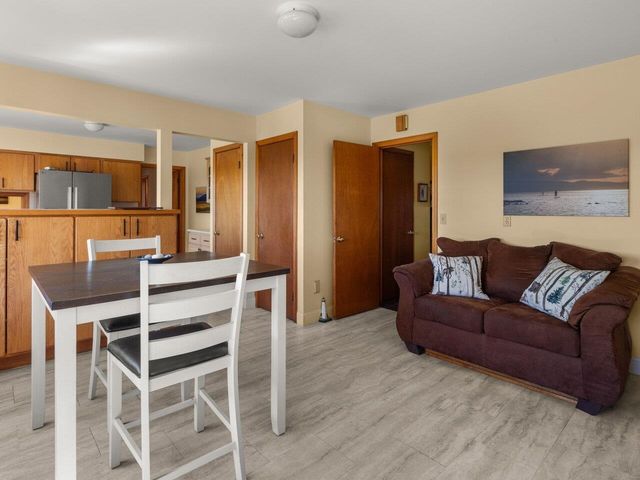 5283 Dorset Street, Shelburne, VT 05482