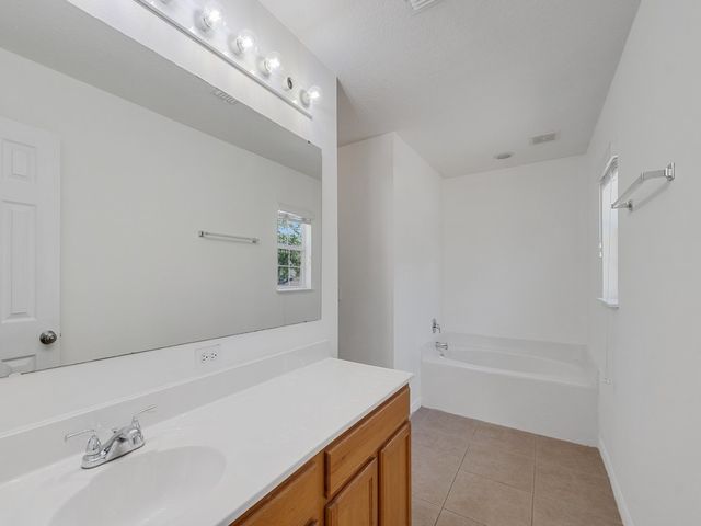 2538 12th Square SW, Vero Beach, FL 32968