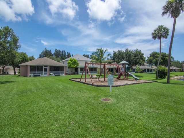 2538 12th Square SW, Vero Beach, FL 32968