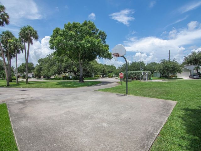 2538 12th Square SW, Vero Beach, FL 32968