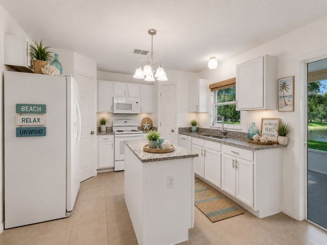 2538 12th Square SW, Vero Beach, FL 32968