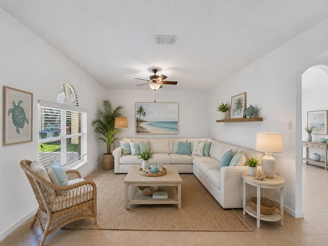 2538 12th Square SW, Vero Beach, FL 32968