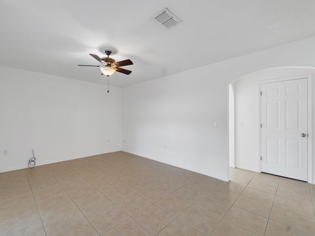 2538 12th Square SW, Vero Beach, FL 32968