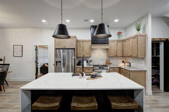 4600 Mustang Park Boulevard, Mustang, OK 73064