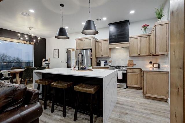 4600 Mustang Park Boulevard, Mustang, OK 73064