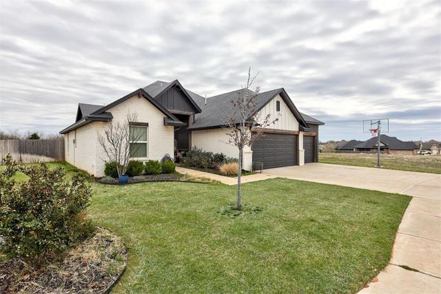 4600 Mustang Park Boulevard, Mustang, OK 73064