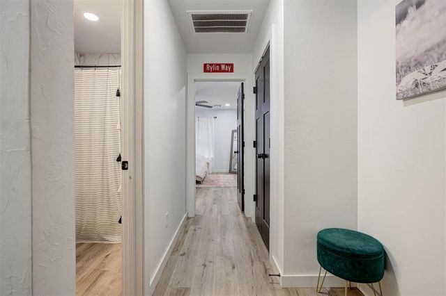 4600 Mustang Park Boulevard, Mustang, OK 73064