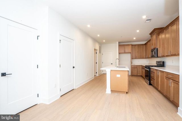 8104 DONATELLO DR, Princeton, NJ 08540