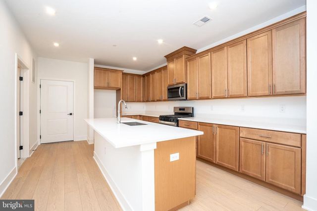 8104 DONATELLO DR, Princeton, NJ 08540