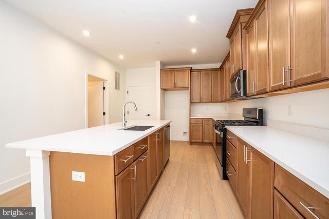 8104 DONATELLO DR, Princeton, NJ 08540