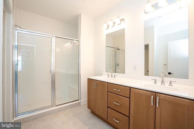 8104 DONATELLO DR, Princeton, NJ 08540