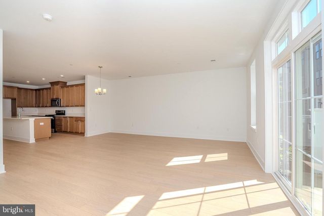 8104 DONATELLO DR, Princeton, NJ 08540