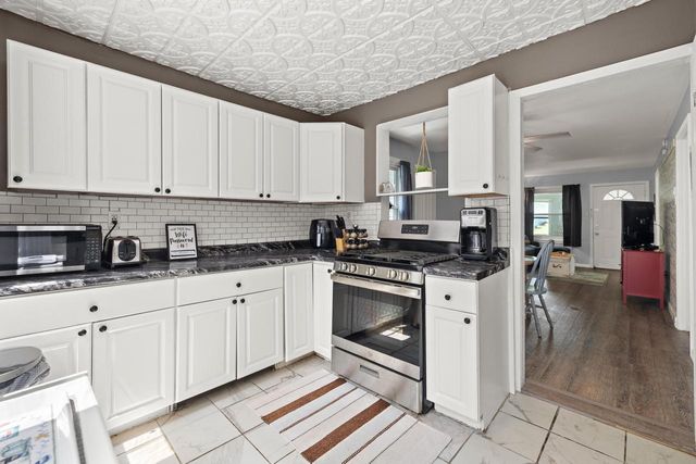 705 Hickory ROAD, Twin Lakes, WI 53181