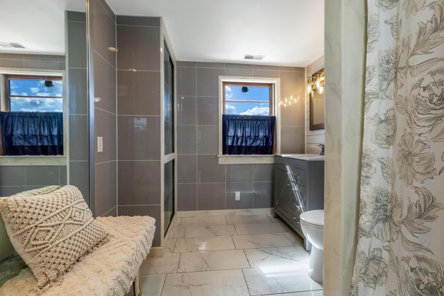 10084 Cadiz State Route 21 Road, Cambridge, OH 43725