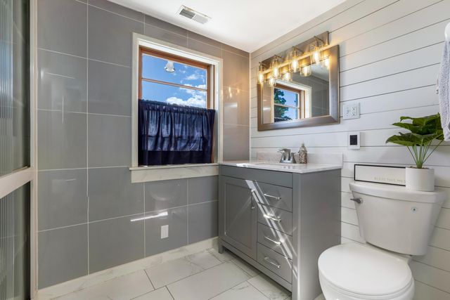 10084 Cadiz State Route 21 Road, Cambridge, OH 43725