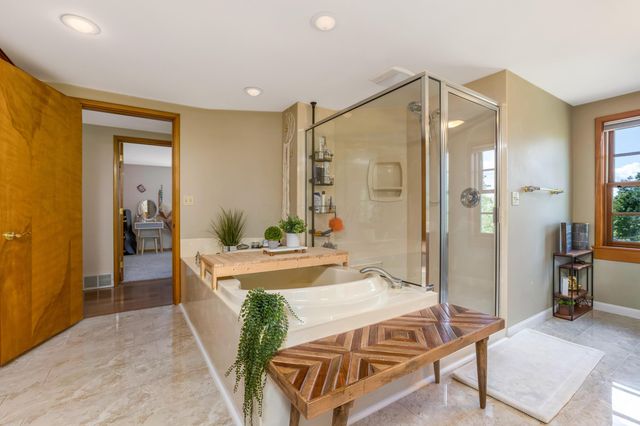 10084 Cadiz State Route 21 Road, Cambridge, OH 43725