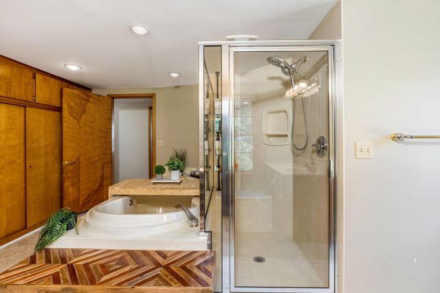 10084 Cadiz State Route 21 Road, Cambridge, OH 43725