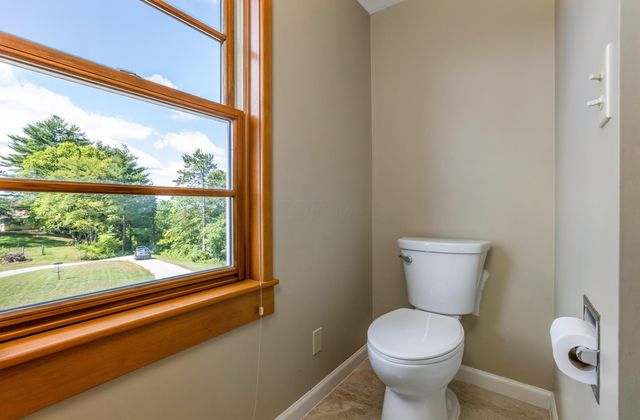 10084 Cadiz State Route 21 Road, Cambridge, OH 43725