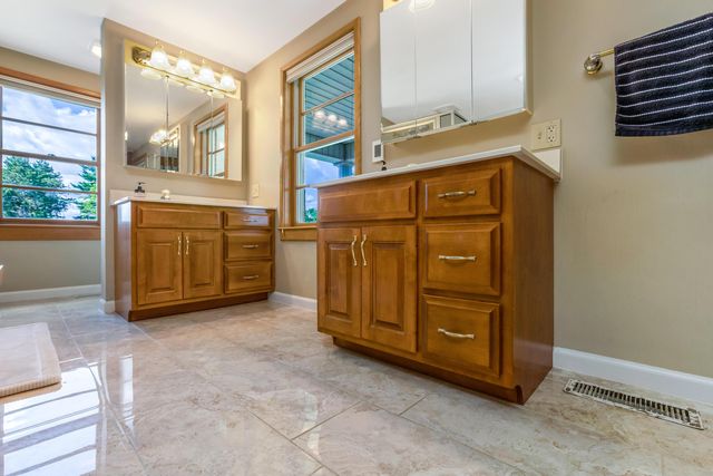 10084 Cadiz State Route 21 Road, Cambridge, OH 43725