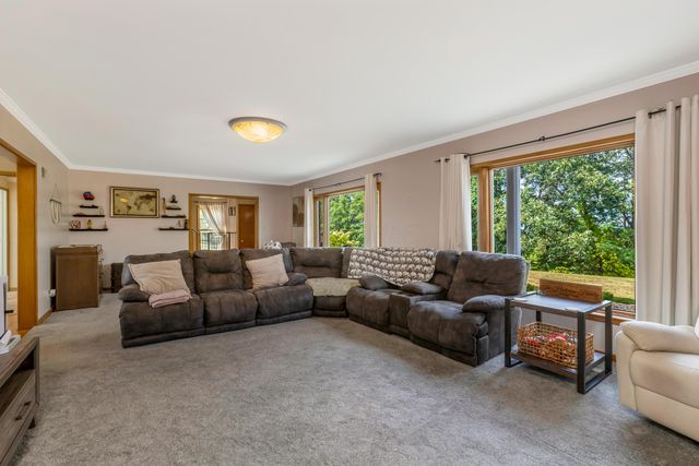 10084 Cadiz State Route 21 Road, Cambridge, OH 43725