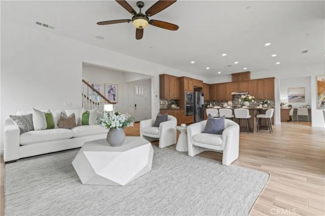 164 Newall, Irvine, CA 92618