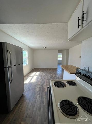 6011 Vine, Cincinnati, OH 45216