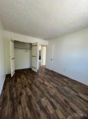 6011 Vine, Cincinnati, OH 45216