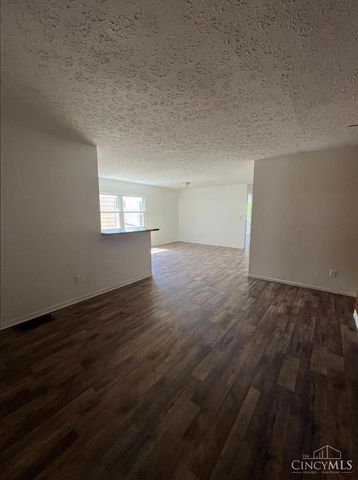 6011 Vine, Cincinnati, OH 45216