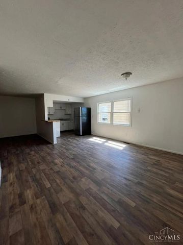 6011 Vine, Cincinnati, OH 45216