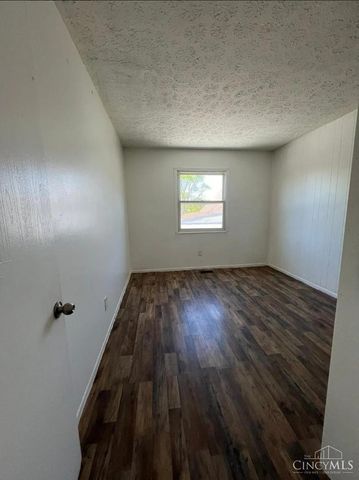 6011 Vine, Cincinnati, OH 45216